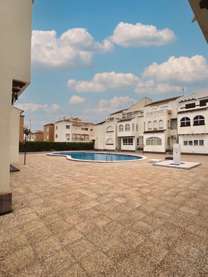 Apartment El Paraiso, 1 Bedroom 300M From The Sea Torrevieja Extérieur photo